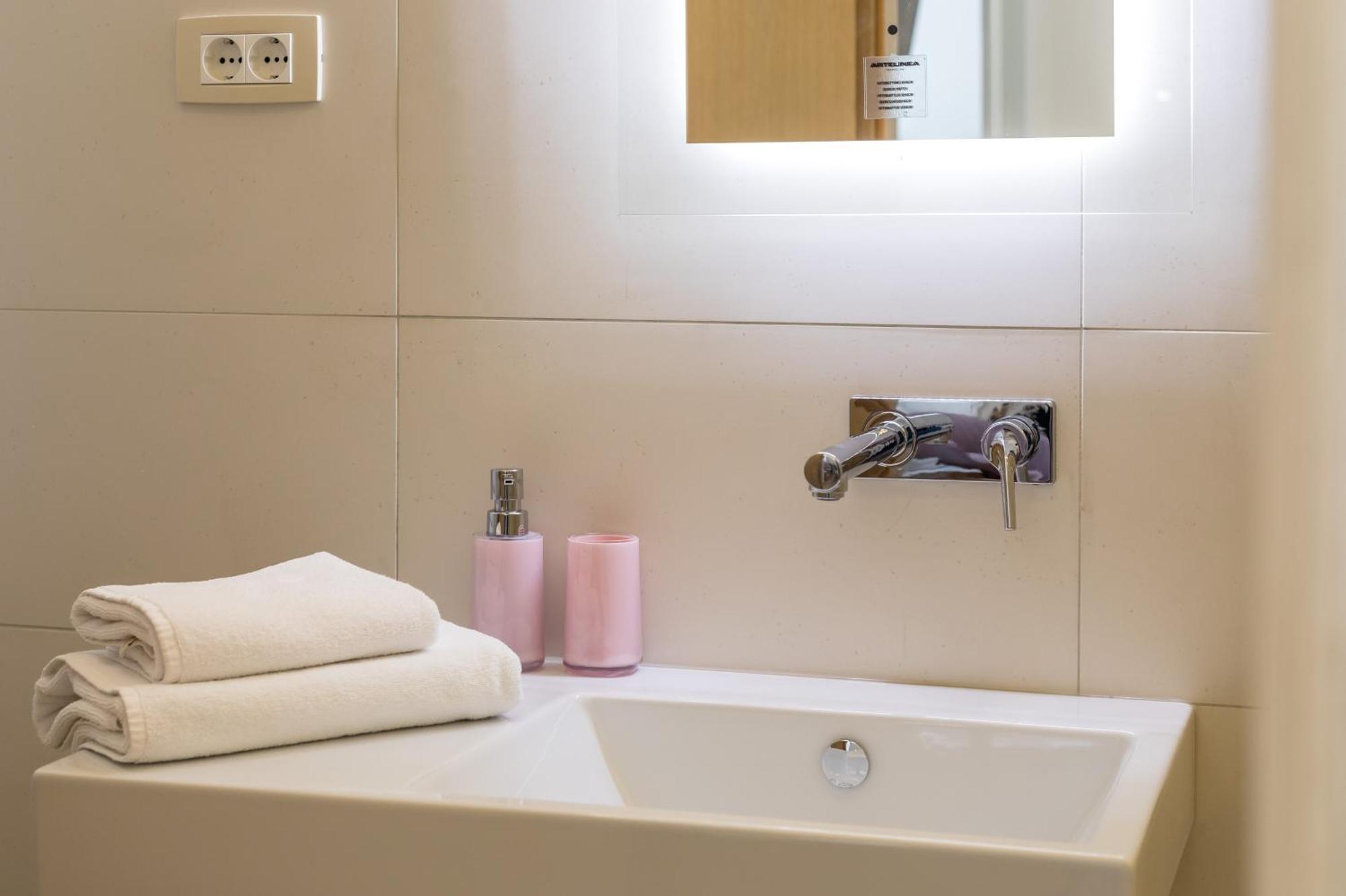 Luxury Rooms In The Center Of Split - Maniva สปลิท ภายนอก รูปภาพ