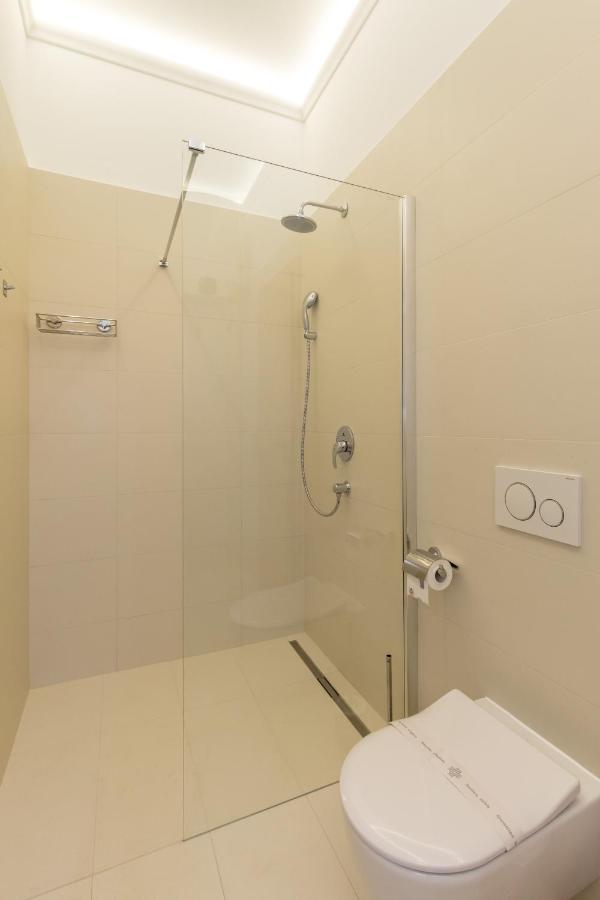 Maniva Old Town Luxury Rooms - Prime Spot By Riva Promenade สปลิท ภายนอก รูปภาพ