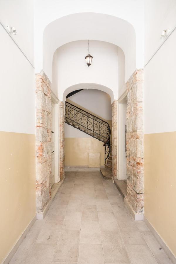 Maniva Old Town Luxury Rooms - Prime Spot By Riva Promenade สปลิท ภายนอก รูปภาพ