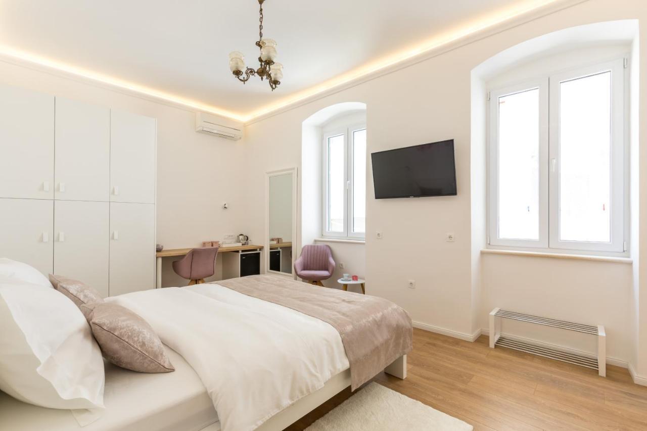 Luxury Rooms In The Center Of Split - Maniva สปลิท ภายนอก รูปภาพ