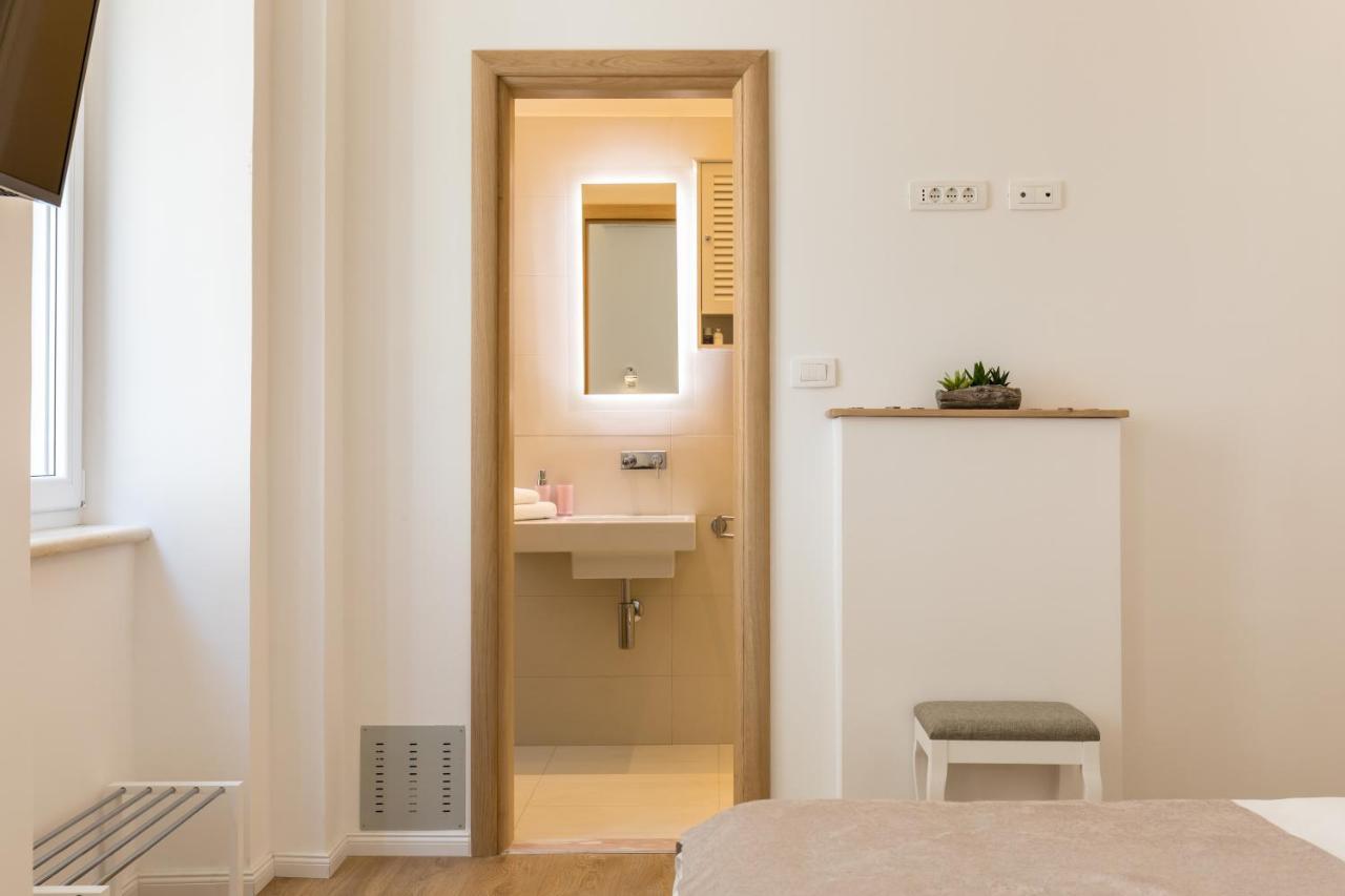 Luxury Rooms In The Center Of Split - Maniva สปลิท ภายนอก รูปภาพ