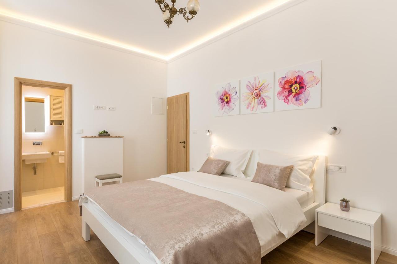 Luxury Rooms In The Center Of Split - Maniva สปลิท ภายนอก รูปภาพ