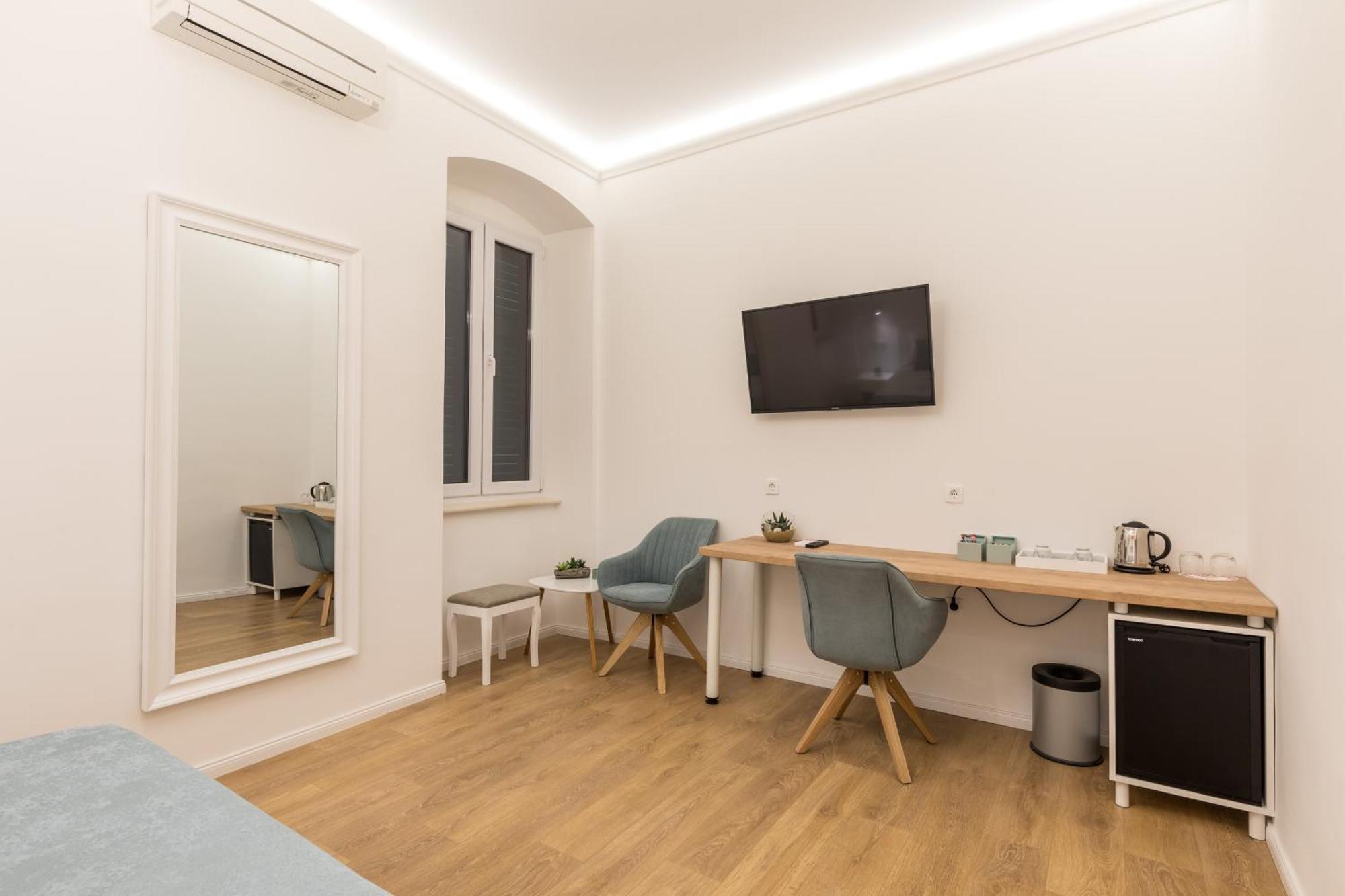 Luxury Rooms In The Center Of Split - Maniva สปลิท ภายนอก รูปภาพ