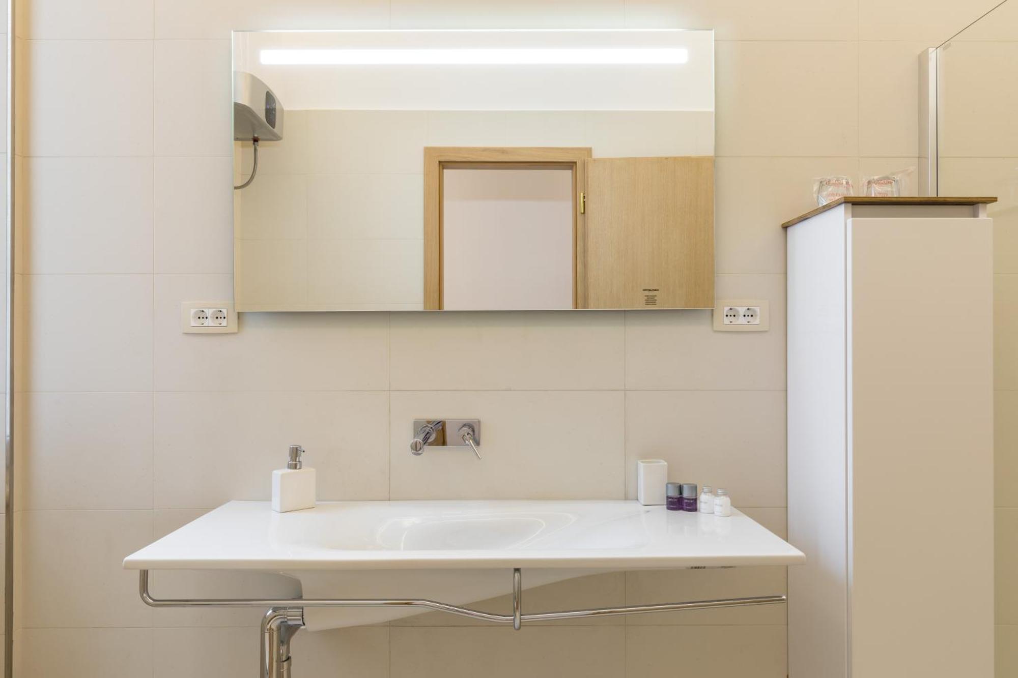 Luxury Rooms In The Center Of Split - Maniva สปลิท ภายนอก รูปภาพ